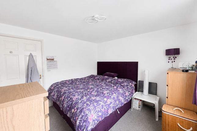Flat 2, NEWPORT photo 5