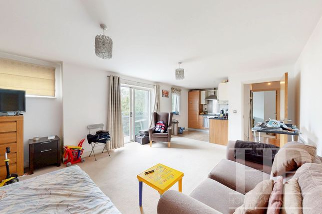 Flat 22, Coburn House Trafalgar Gardens, Crawley photo 2