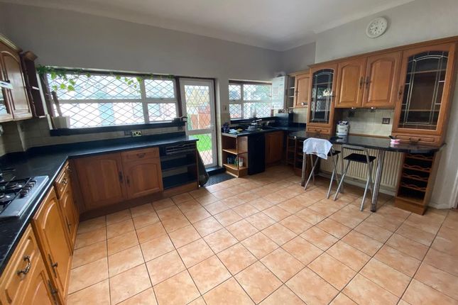 114 Mortlake Road, Ilford photo 2