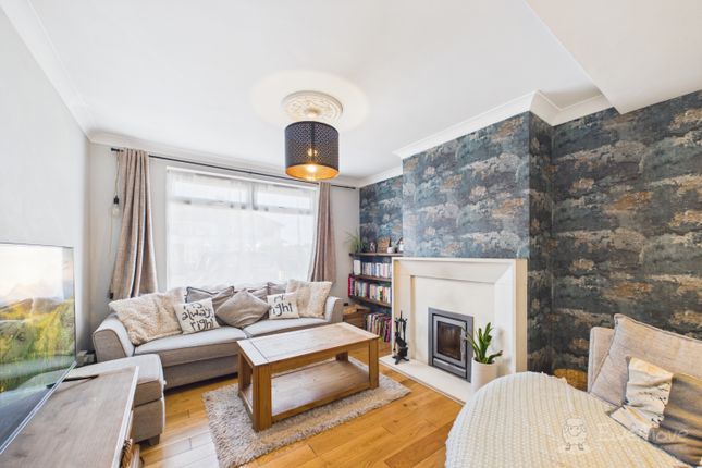 21, Warren Way, Folkestone photo 4