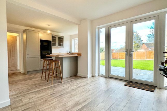 40 Harecroft Crescent, Leicester photo 2
