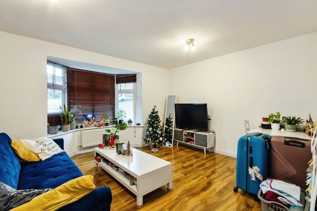Flat for sale in Raleigh Street, Nottingham