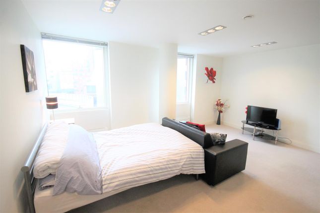 Studio flat on 302, Block C, One Park West, 3, Kenyon Steps, Liverpool, £115,000