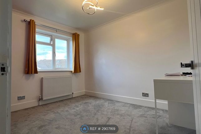 Eynsham Close, Woodley, Reading photo 4