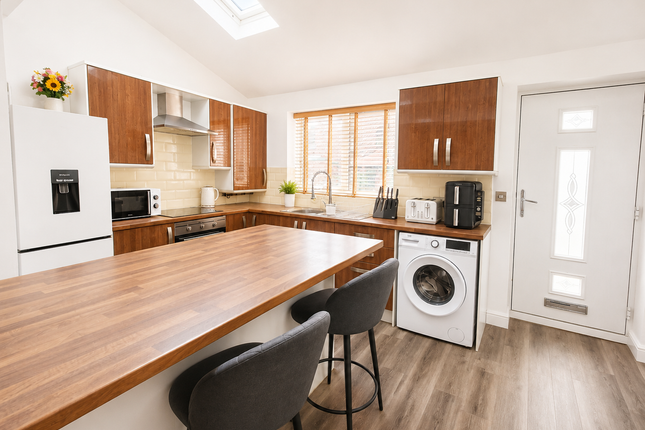 15, Eldon Bank, Bishop Auckland photo 2