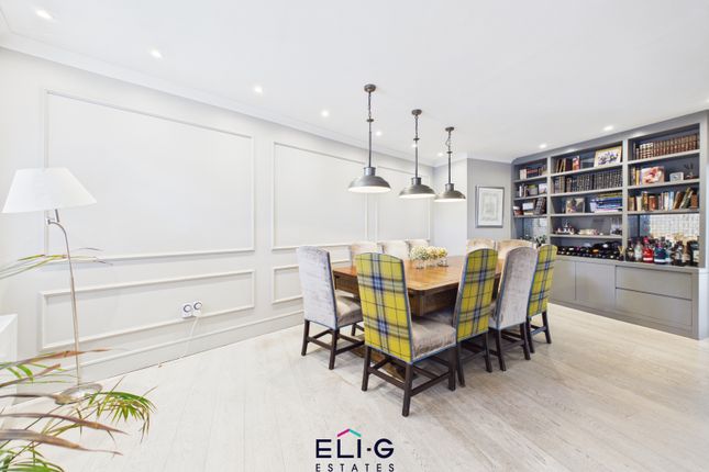 4 Ridge Close, London photo 4