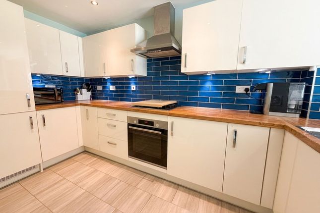 25 Penrhyn Way, Grantham photo 3