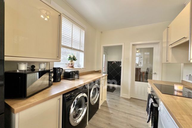 33, Cleeves Avenue, Dalry photo 3