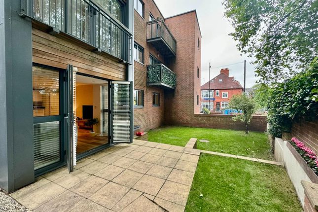 Apt 3 The Quadrangle, 6, Albany Road, Chorlton photo 3