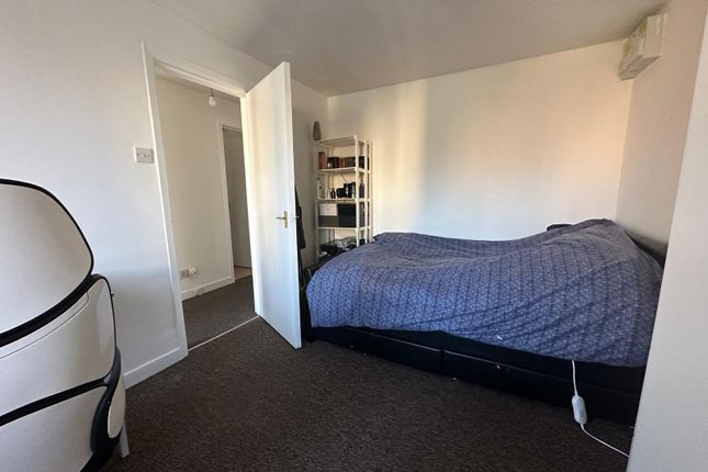 Flat 8 Melbourne Court,, Melbourne Court, Tilbury photo 4