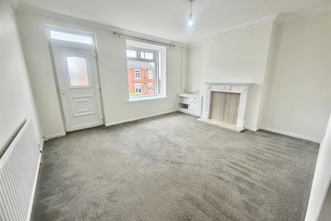 18, Tatefield Place, Leeds photo 2