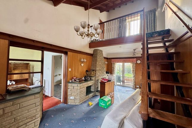 10, Black Lion Road, Llanelli photo 4