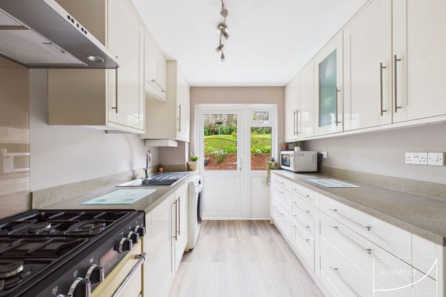 31 Green Park Road, Paignton photo 3