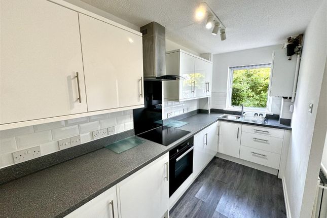 3, Oak Close, Caldicot photo 4