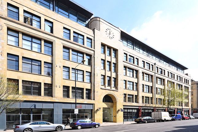 Flat for sale in Commercial Street, Shoreditch, London