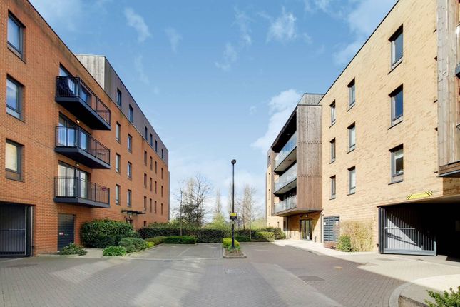 Flat for sale in Campbell Court, Kidbrooke, London