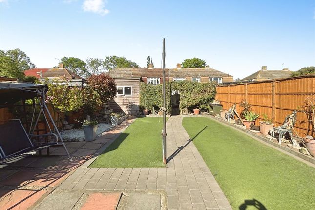 6, St. James Close, Rochester photo 2