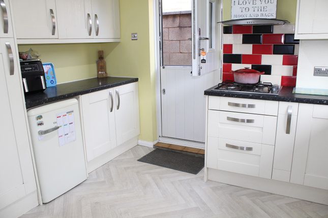 3, Greaves Street, Alfreton photo 3
