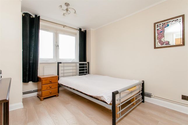 Flat for sale in James Campbell House, Old Ford Road, London