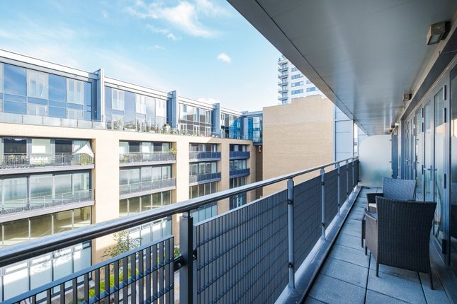 Flat for sale in Drew House, Deptford