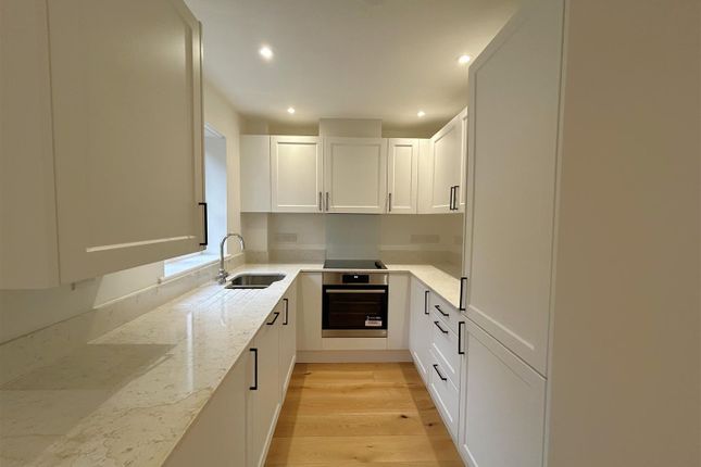 13, Applebee Way, Lyme Regis photo 4