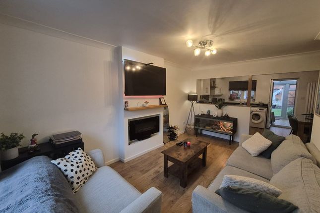 21 Wellfield Gardens, Dudley photo 3
