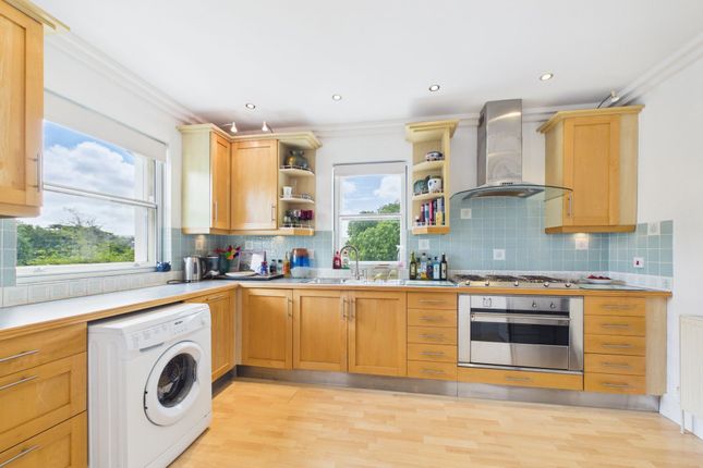 Flat 12, Askham Court Pittville Circus Road, Cheltenham photo 2