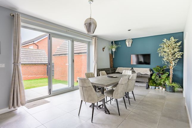 71, Watts Drive, Shifnal photo 2