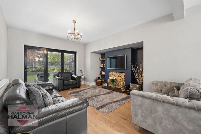 14 Thornham Road, Sale photo 4