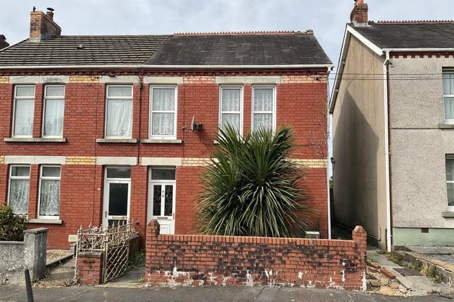 3-bed house on 29, Heol Aman, Ammanford, £147,000