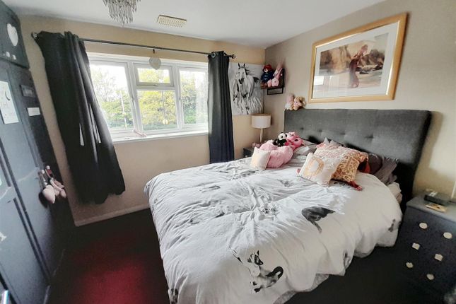 Semi-detached house for sale in Triandra Way, Yeading, Hayes