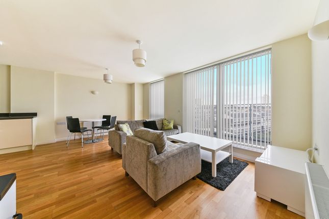 Flat to rent in Hallmark Court, Silver Wharf, Limehouse