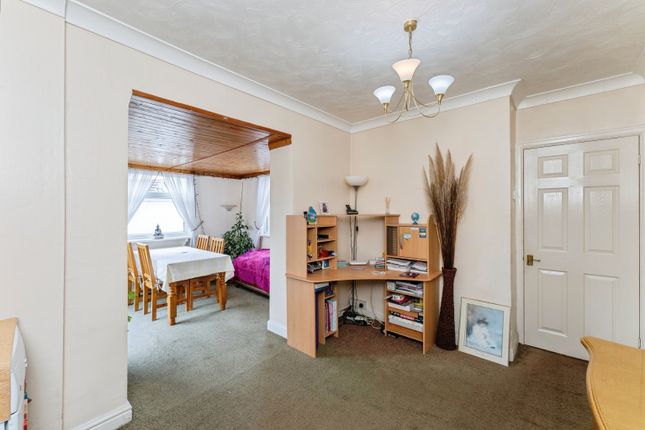 8, Jaclyn Close, Prestatyn photo 4