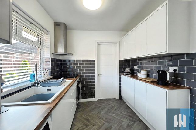 8, Nunnery Lane, Brighouse photo 2