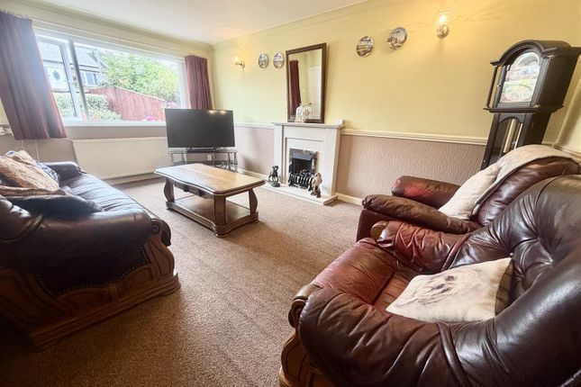 57, Sandgate Drive, Leeds photo 2