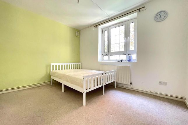 Shared accommodation to rent in Fairclough Street, London