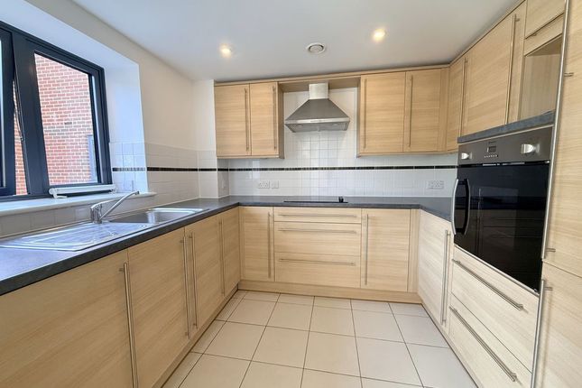 35 Mandeville Court,261, Darkes Lane, Potters Bar photo 2