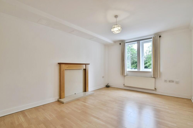 8, Altrincham photo 2