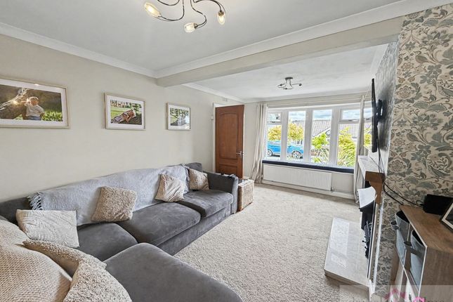 11 High View Road, Leek photo 3