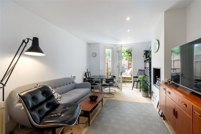 138, Balvernie Grove, London photo 2
