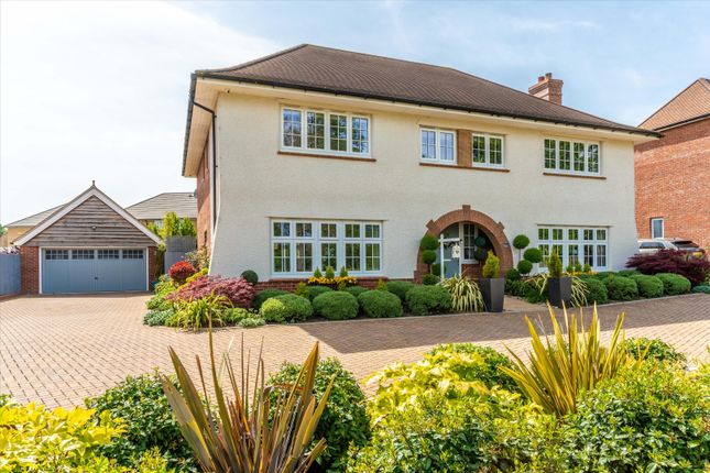 Thumbnail Detached house for sale in Mayes Drive, Buntingford, Hertfordshire