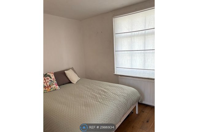 Flat, Sillwood St, Brighton photo 3