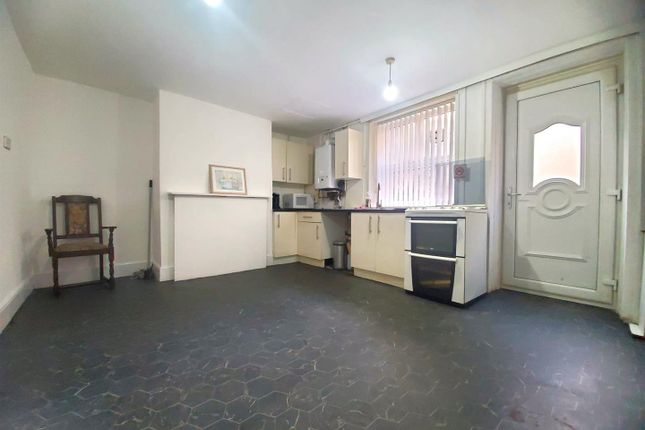 4, Meltham Road, Huddersfield photo 5