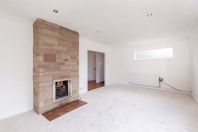 16, Belmont Drive, Maidenhead photo 4