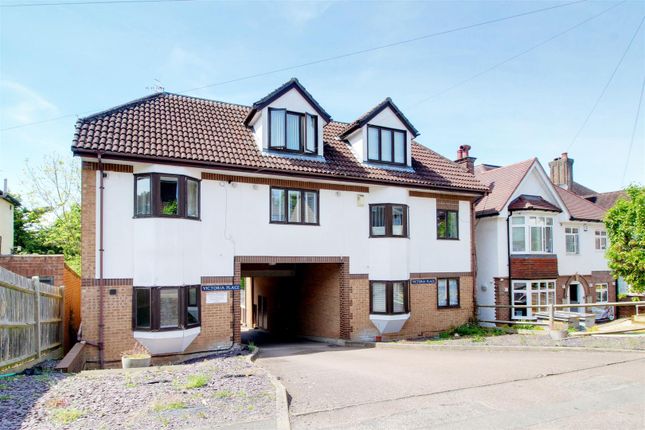 Thumbnail Flat for sale in Alexandra Road, Hemel Hempstead