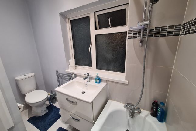 32, Lavender Rise, West Drayton photo 4