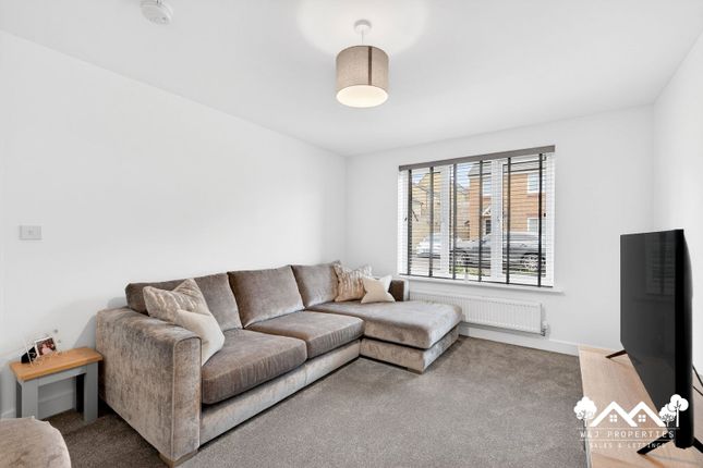 40 White Clover Avenue, Blackburn photo 4