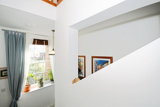 Landing First Floor 04.Jpg