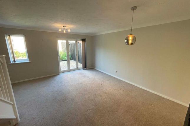 22, Sillswood, Olney photo 2