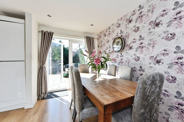 Magpie Close, Droylsden photo 5